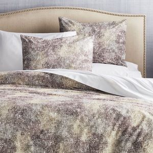 Crate & Barrel Ostin Full/Queen duvet in Plum